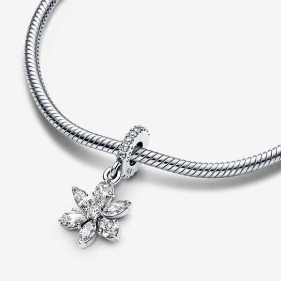 Pandora Sparkling Herbarium Cluster Dangle Charm Pendant - Picture 3 of 4